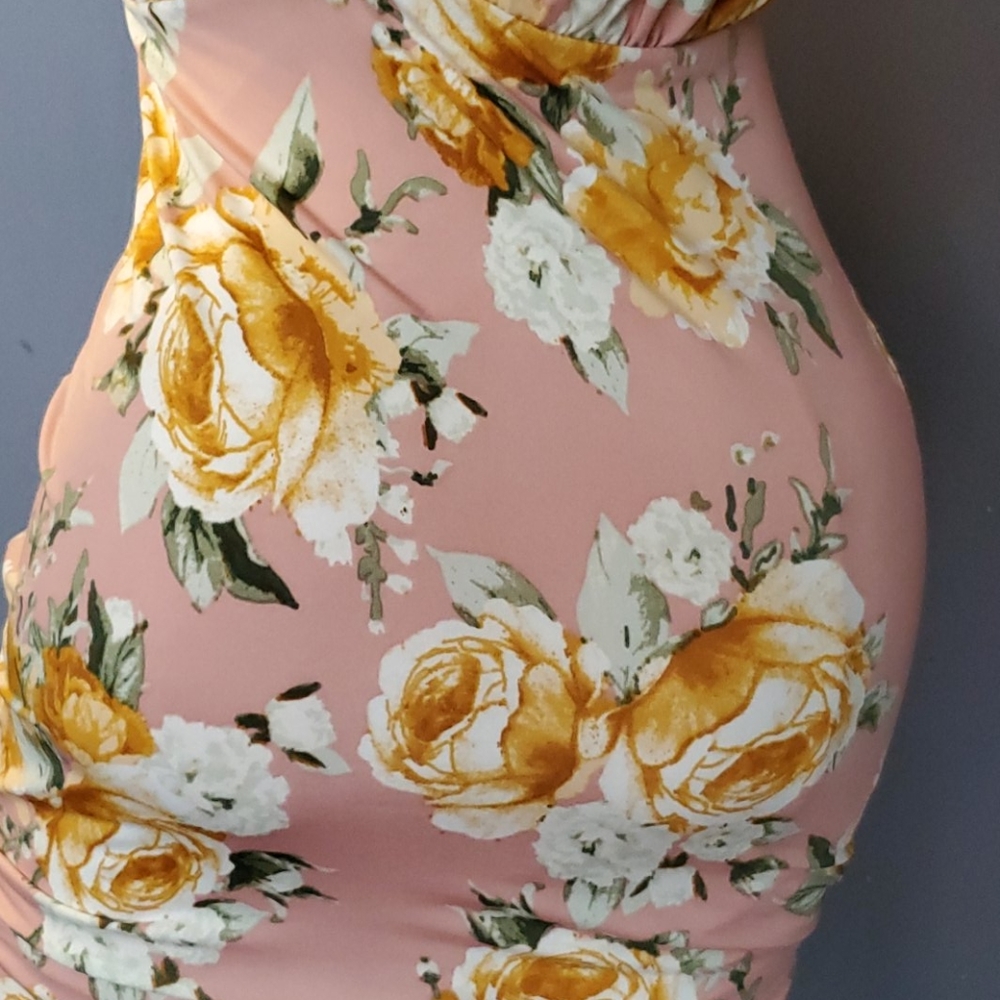 Drop Dead Gorgeous Little Dress. - Picture 10 of 12